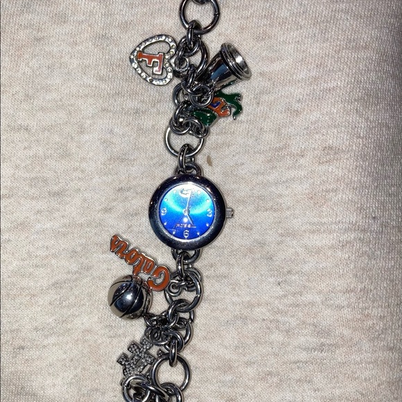 Womens Florida Gator Charm Bracelet Watch - Picture 3 of 6
